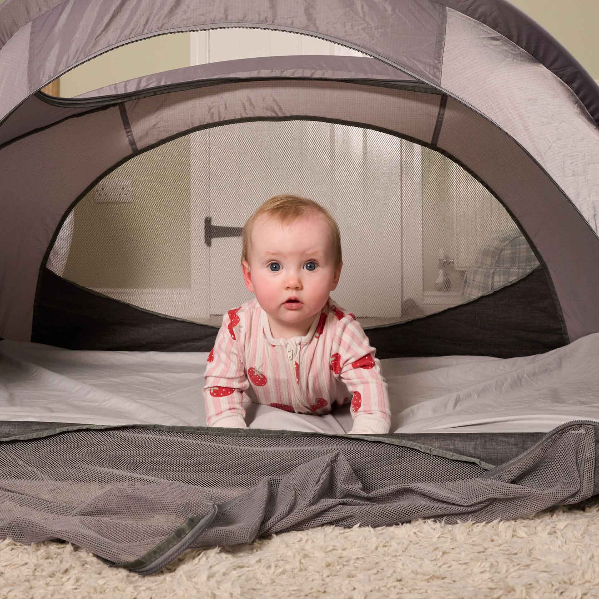 Arc 2 Lightweight Travel Cot (Grey)