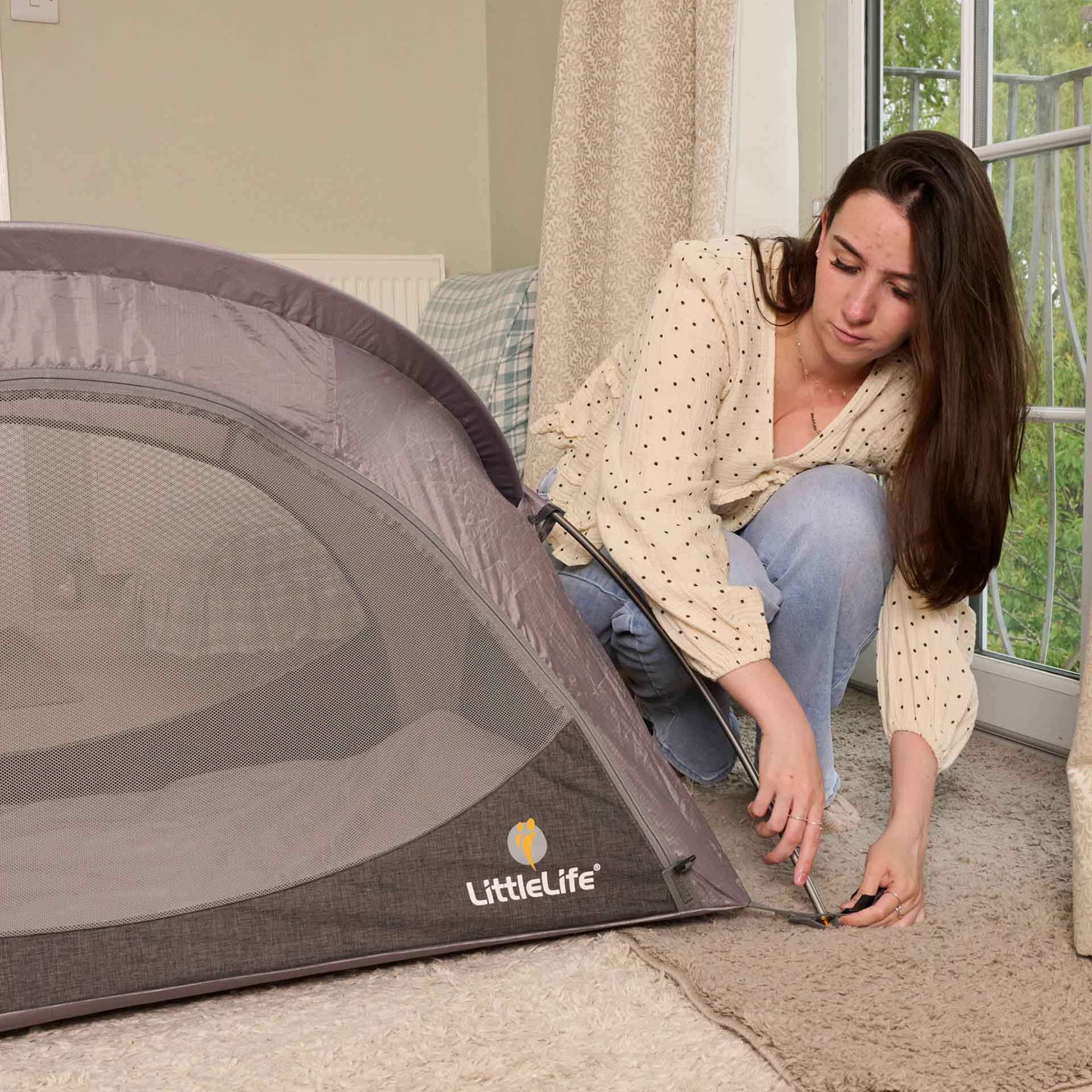 Arc 2 Lightweight Travel Cot (Grey)